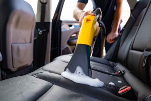 maintenir un intérieur de voiture propre