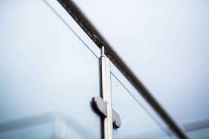 Pourquoi installer un garde-corps en verre