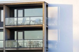 Comment personnaliser votre garde-corps en verre ?