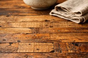 Utiliser le bois recyclé en décoration d'intérieur